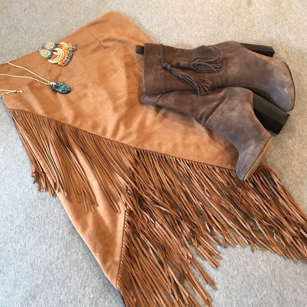 🎉HP🎉 Olivaceous Faux Suede Fringed Skirt